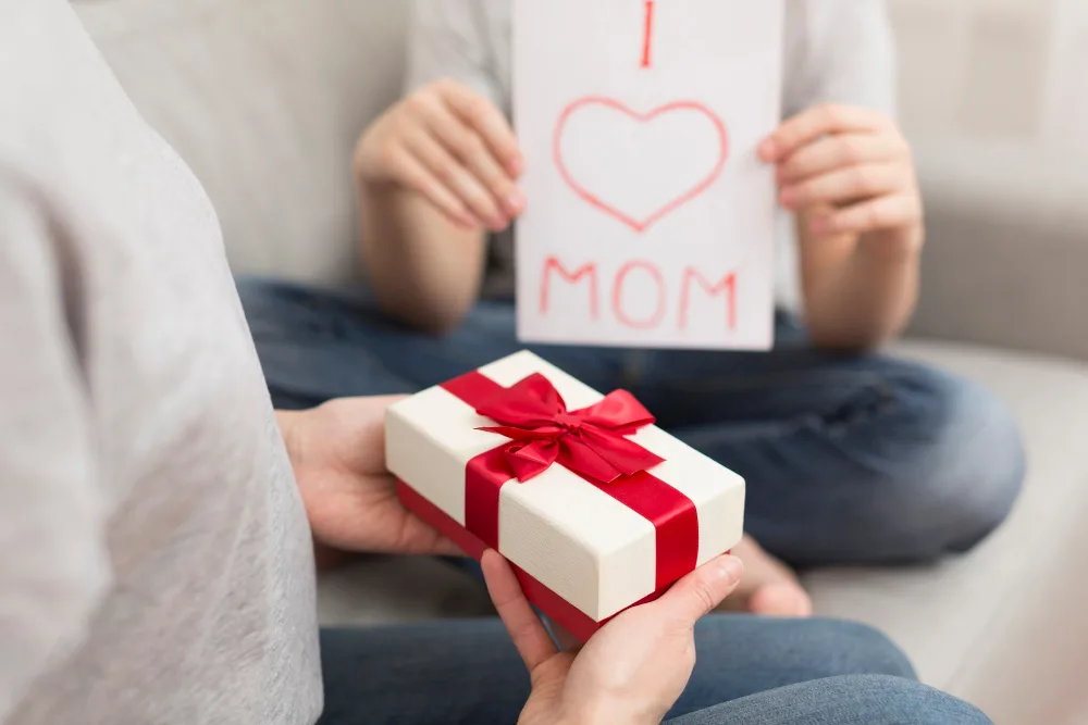 Unique Birthday Gifts for Mom – Thoughtful Ideas She’ll Truly Love