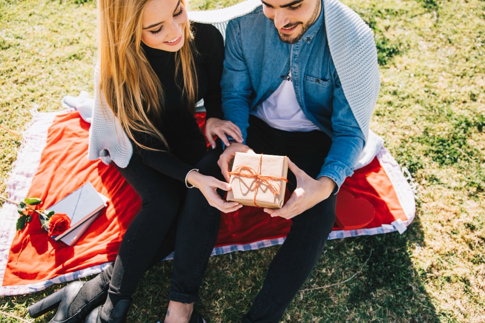 What Are the Benefits of Personalised Presents for Her?