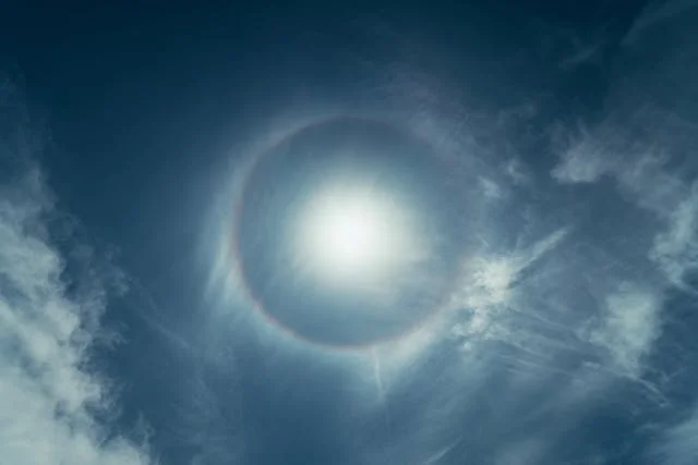 What Is The Impact Of Weather on Halos Around The Moon?